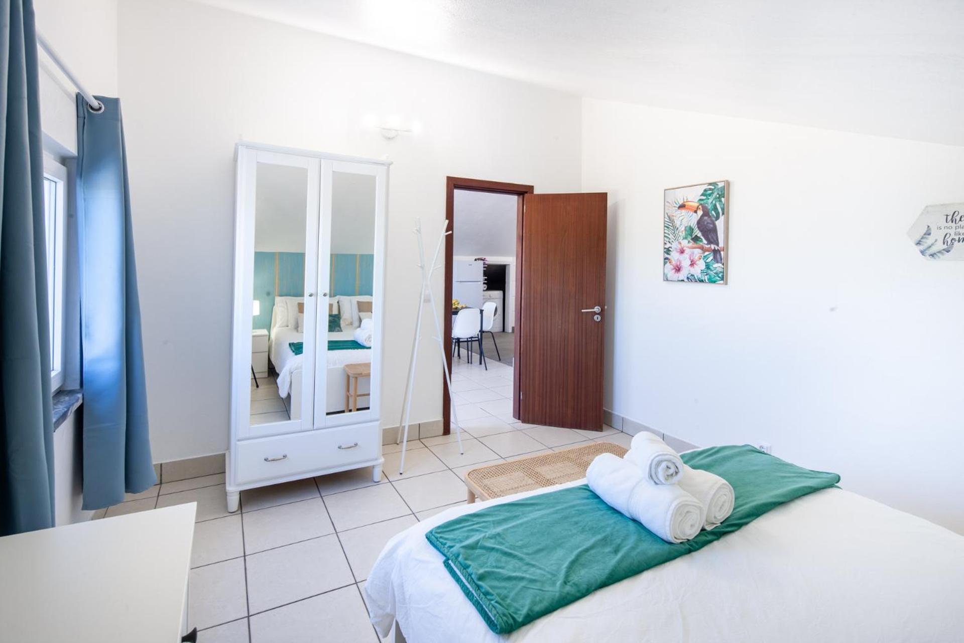 Silvercoast Apartments - Swimming Pool & Jacuzzi Atouguia Da Baleia Eksteriør billede